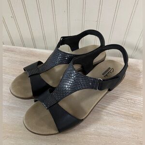 Clarks black sandals - 7.5 Wide